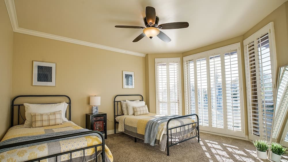 60th Scottsdale 4 Bedroom Home by Redawning