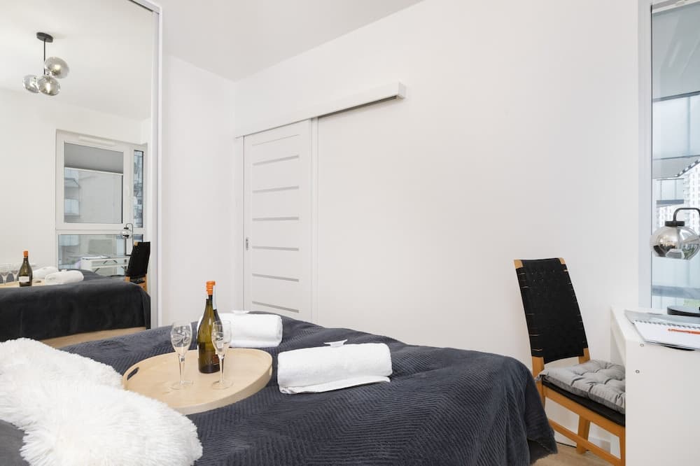 Gdańsk Nowa Letnica Apartment by Renters