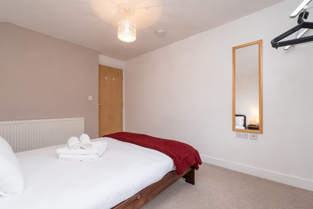 Homely and Modern Maisonette in Vibrant Bristol