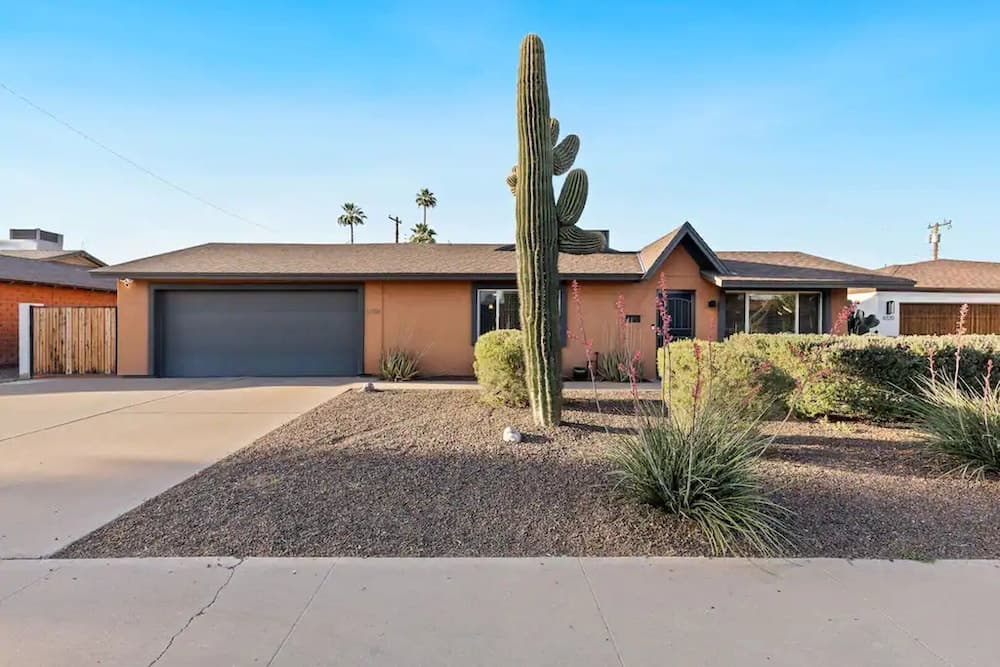 Old Town Scottsdale Getaway w/ Backyard Oasis!