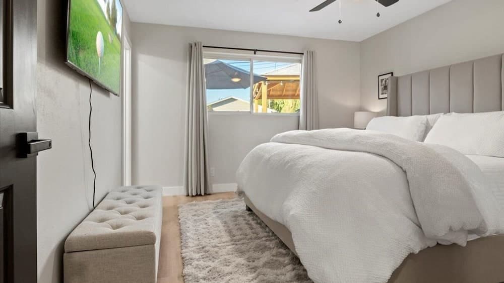 Just Listed! Old Town Paradise W/htd Pool & Spa!