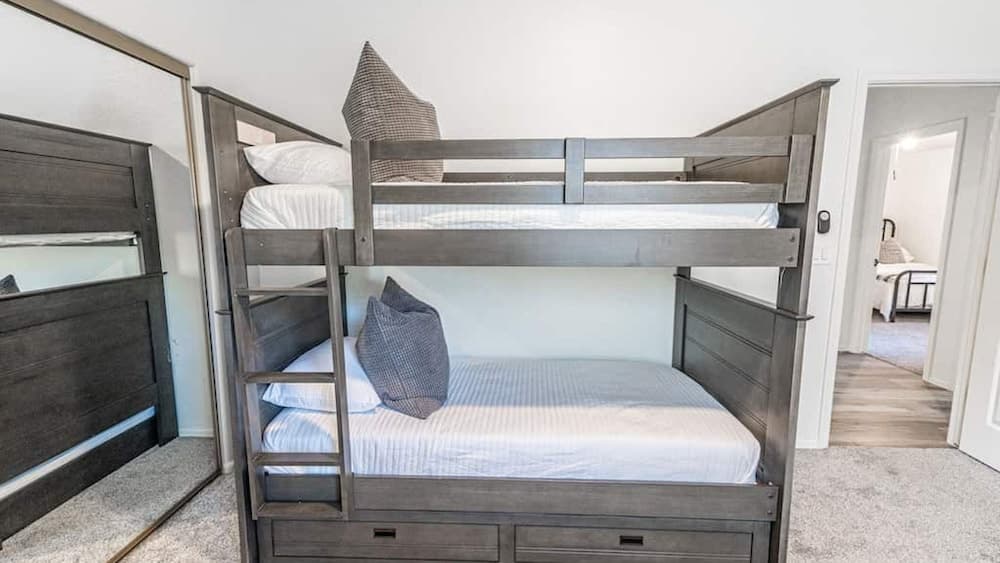 New Listing! Stylish 4 Bdrm W/pool and Game Room