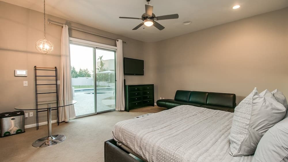 Stunning Private & Modern N. Scottsdale Estate!