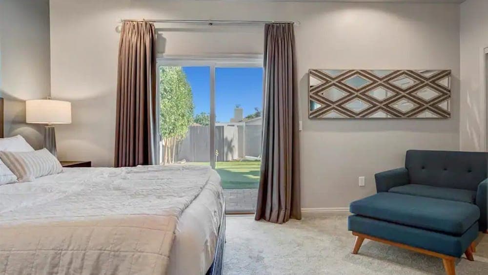 Amazing 4-bdrm W/backyard Paradise in Scottsdale!