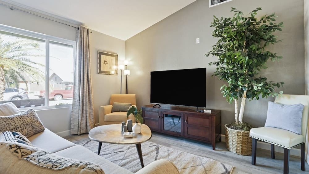 Modern and Stylish Remodeled 4 Bdrm w/ HTD Pool!