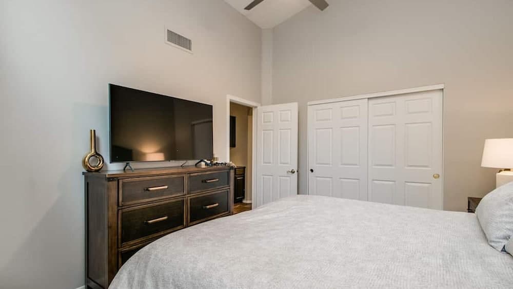 Luxury Scottsdale 5 Bdrm W/pool and Hot Tub!