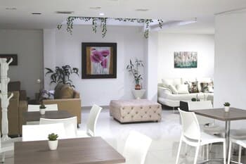 Laureles Guest House