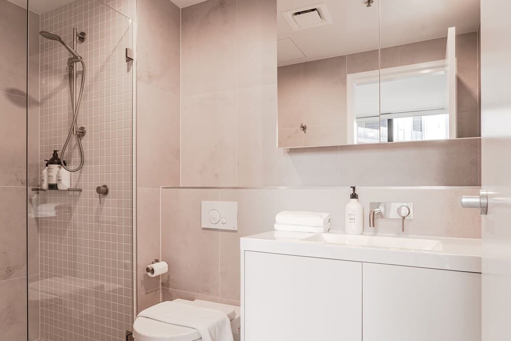 Lovely 1-Bedroom with 5 star amenities