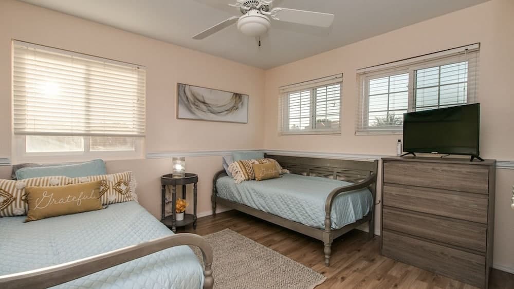 Luxe Scottsdale Home W/pool, Spa, & Tesla Charger