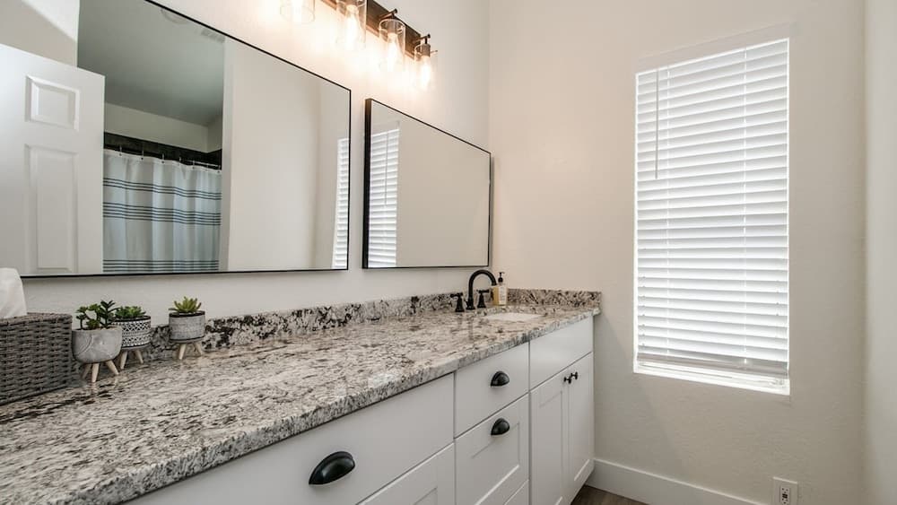 Upgraded 4-bdrm Beautiful Home W/pool!