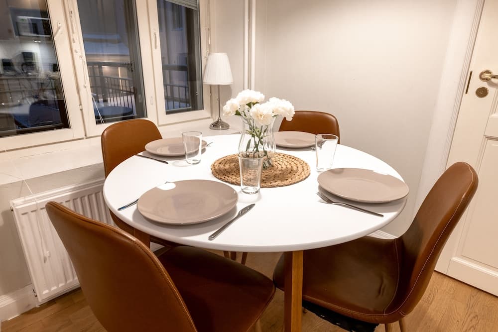 2ndhomes Center Home w Sauna & Balcony