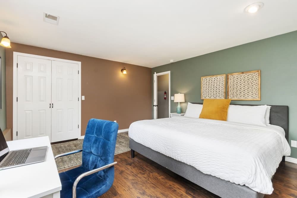 Hidden Valley Retreat Quiet Escape w/ Mtn Views!