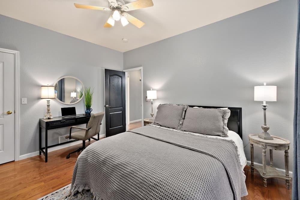 Spacious Home W/ Fun Amenities | Lake & Mtn Views