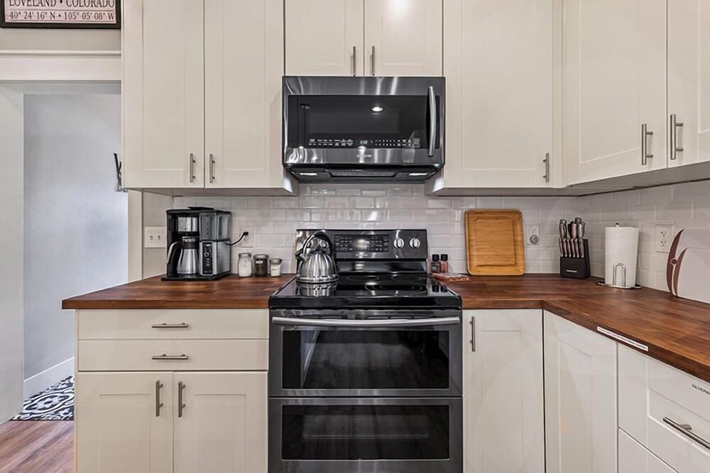 Cozy Chic Home in Downtown Loveland!