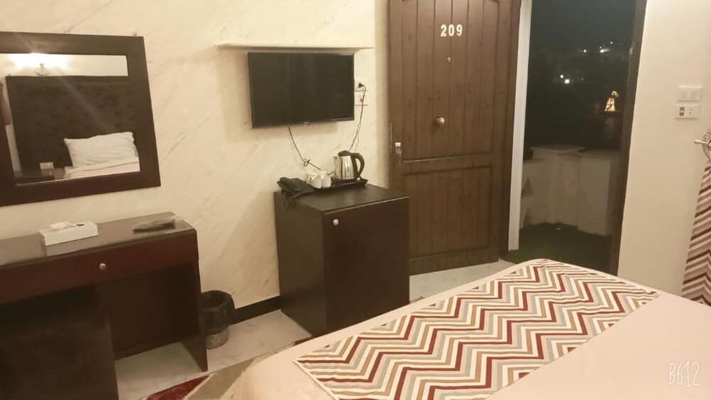 Dolphin Continental Hotel