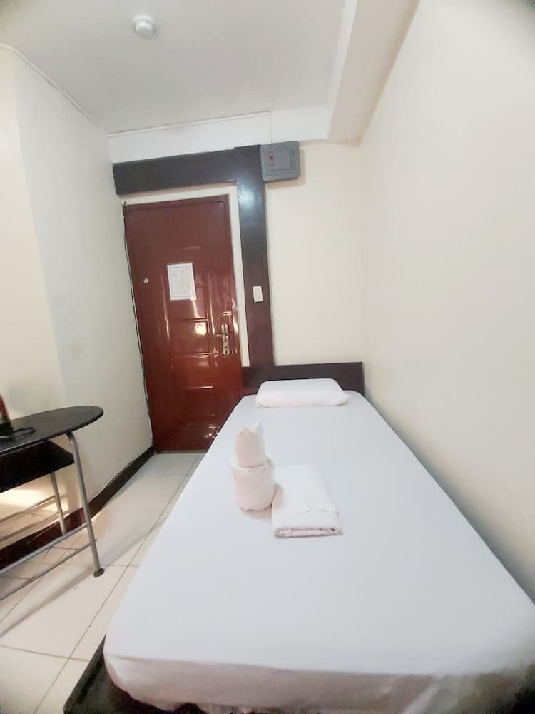 Cosmo Hotel Espana Near Ust