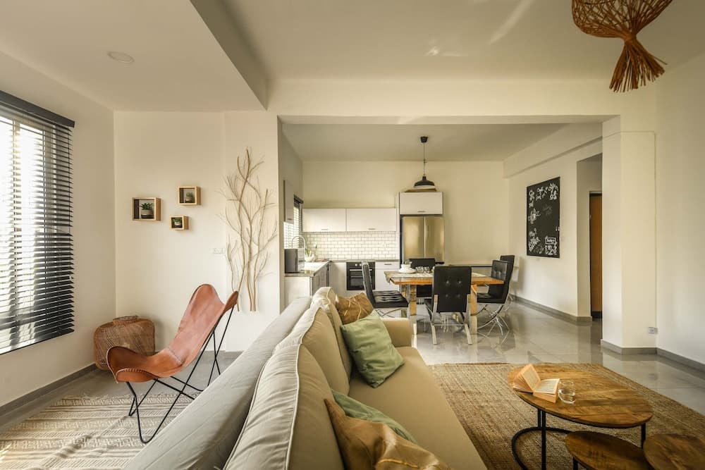 Prime location Sunny 3bedroom apartment