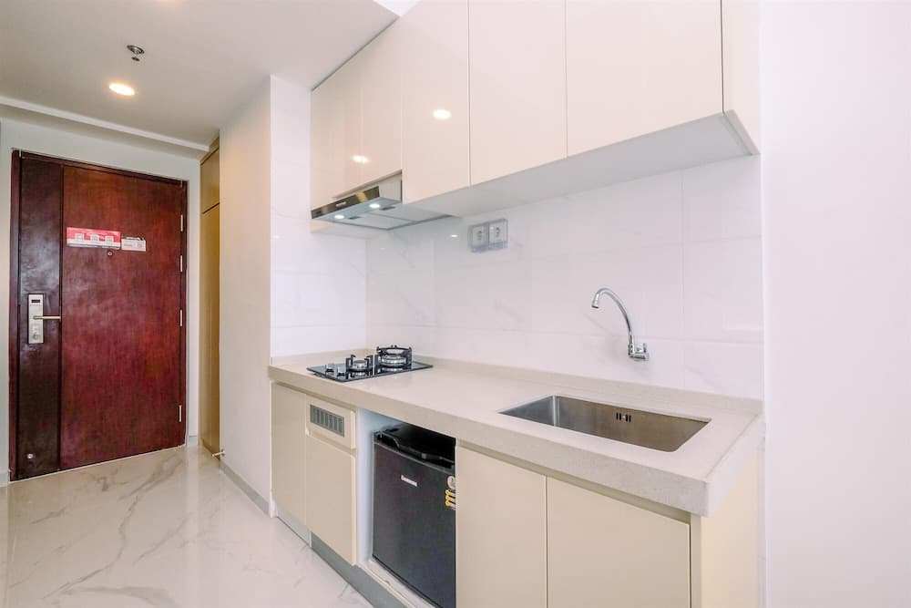 Good Deal And Homey Studio At Sky House Bsd Apartment