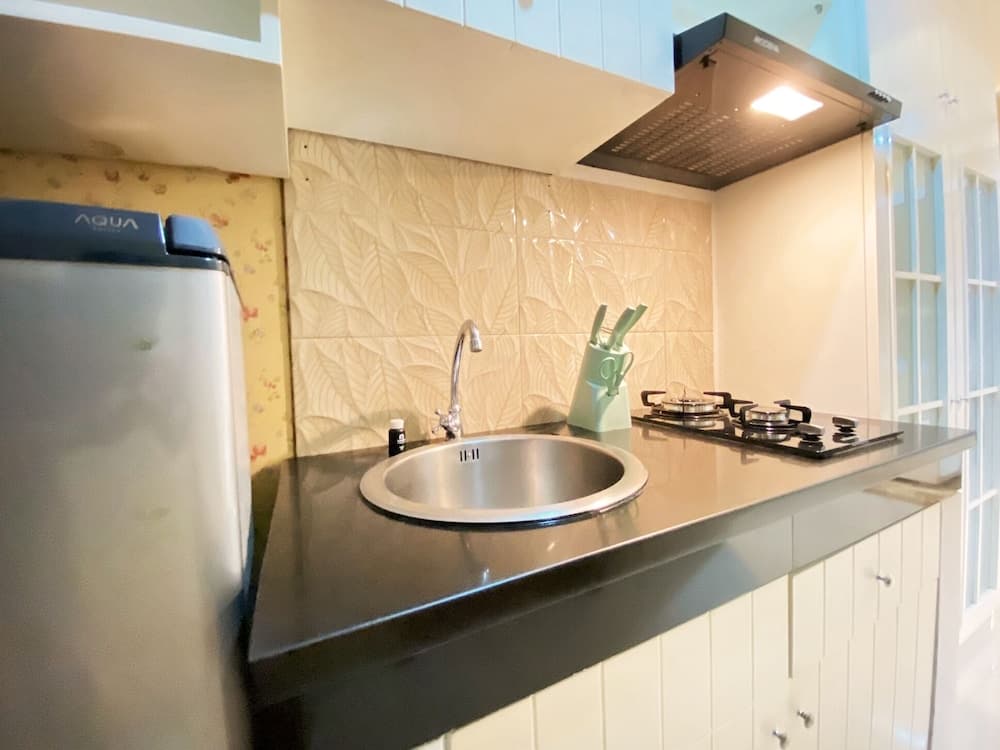 Elegant And Comfy 1Br At Dago Suites Apartment