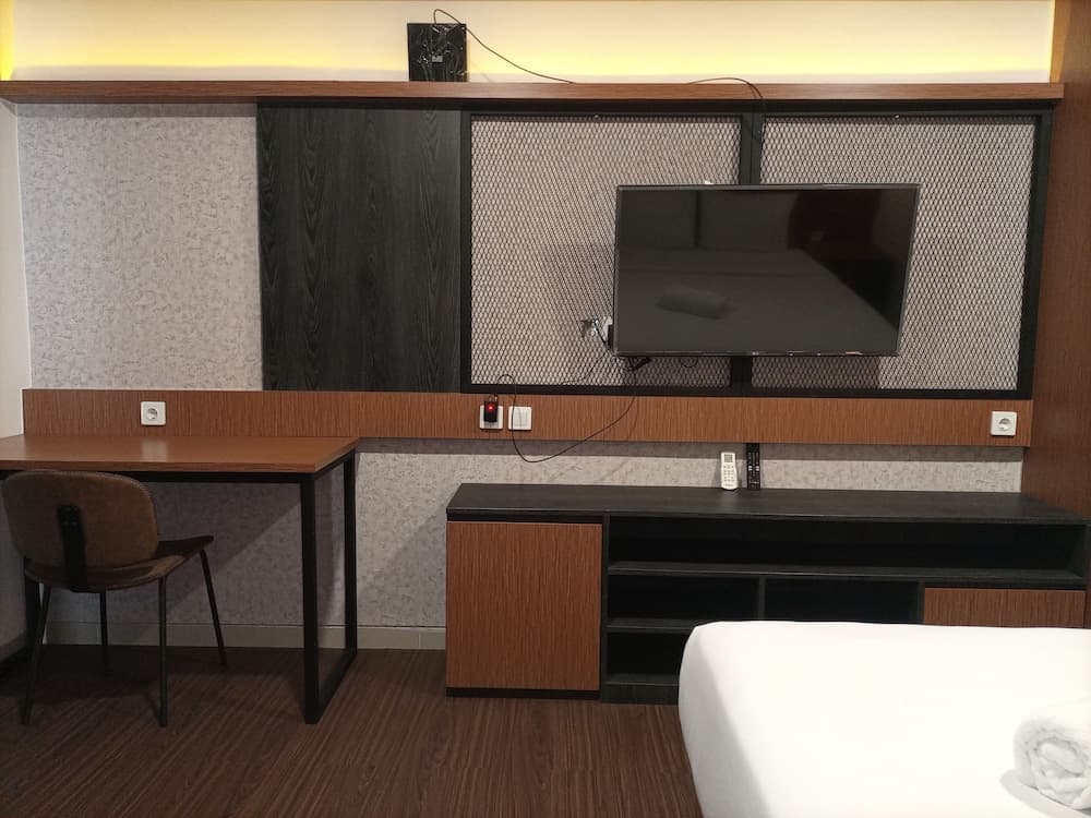 Fancy And Comfortable Studio At Mataram City Apartment