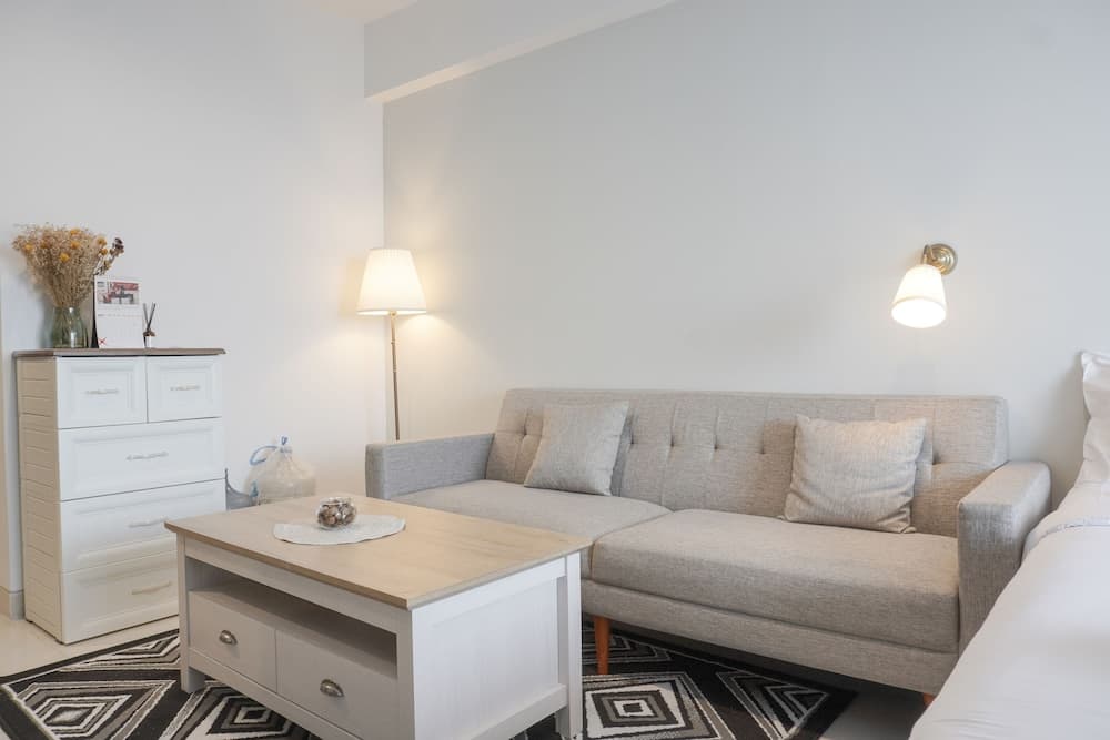 New And Homey Studio At West Vista Apartment