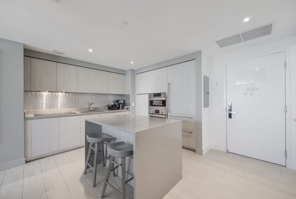 Amazing 2BR Hyde Beach House Ocean Views