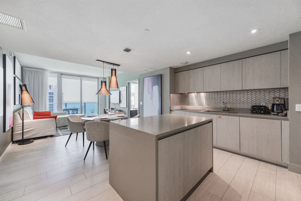 Amazing 2BR Hyde Beach House Ocean Views