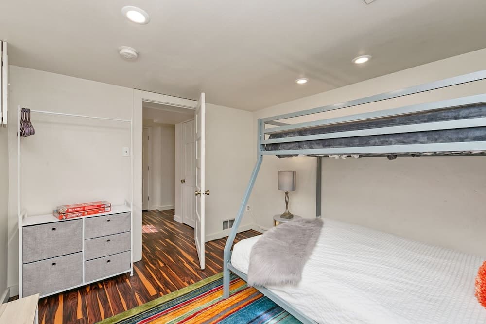 Mulberry Place: a Charming Cottage Near Old Town!