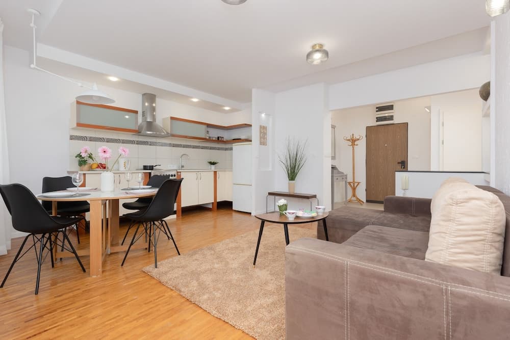 Warsaw Ochota Korotyńskiego by Renters