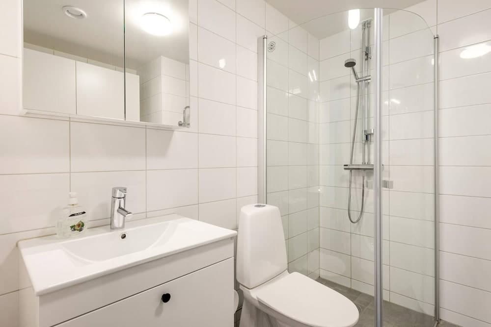 Luxury Business Studio Apartment - Garden View