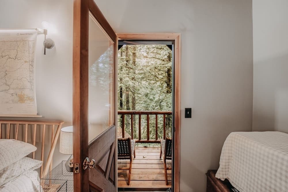 81sl - Hot Tub - Wifi - Pets Ok 2 Bedroom Cabin by Redawning