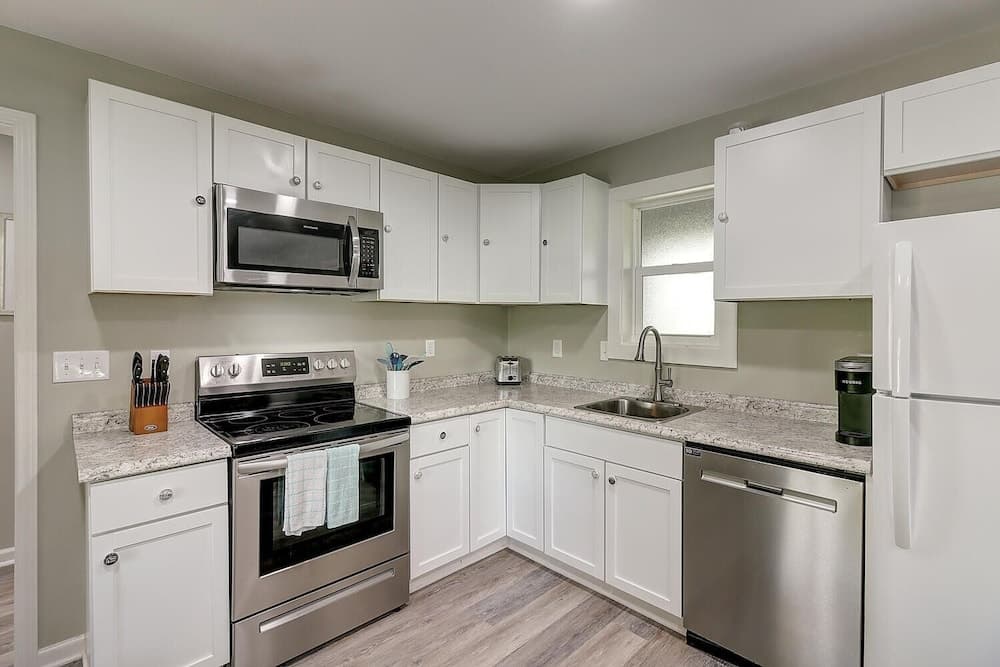 Bayside Getaway 2 Bedroom Cottage by Redawning