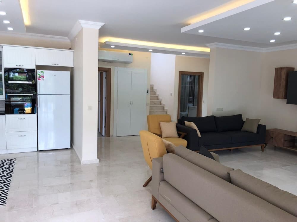 Sleek Villa in Sapanca With Pool and Winter Garden