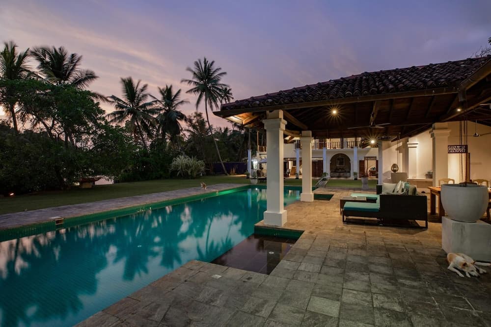 Lovely Lakeside Villa With Large Pool Poolside Dining