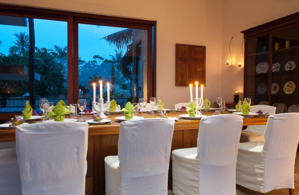 Modern Beach Villa With Roof Terrace