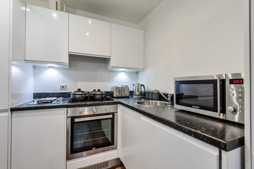 Contemporary Apartment - Liverpool