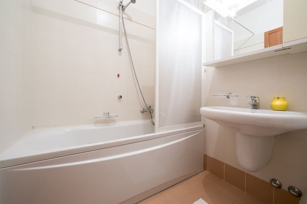 Porto Letizia Begonia 3