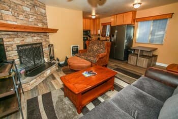 1815-cute And Cozy 2 Bedroom Home by Redawning