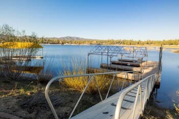 1858 - Lakeside Memories 4 Bedroom Home by Redawning