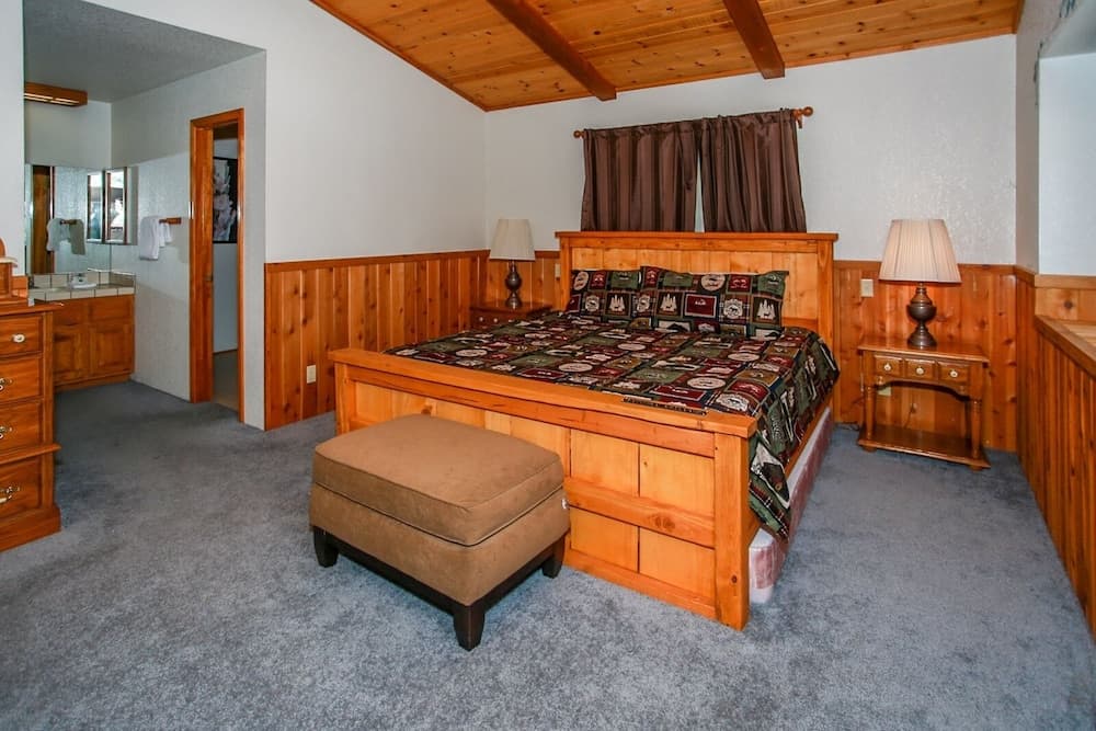 1867- Diamond Houzz 3 Bedroom Home by Redawning