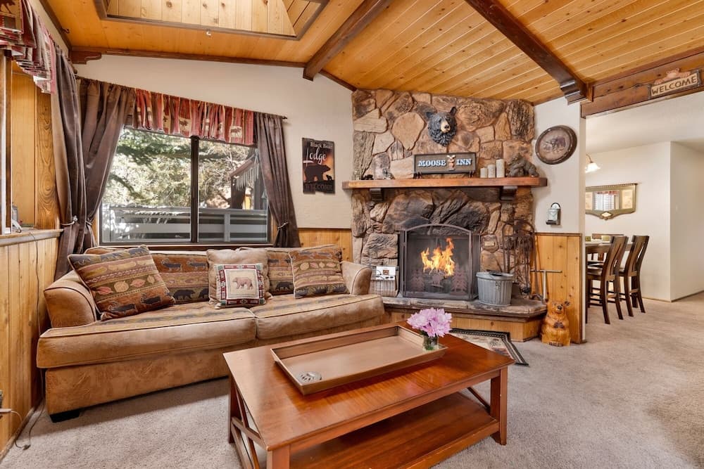 1836-moose Inn 2 Bedroom Home by Redawning