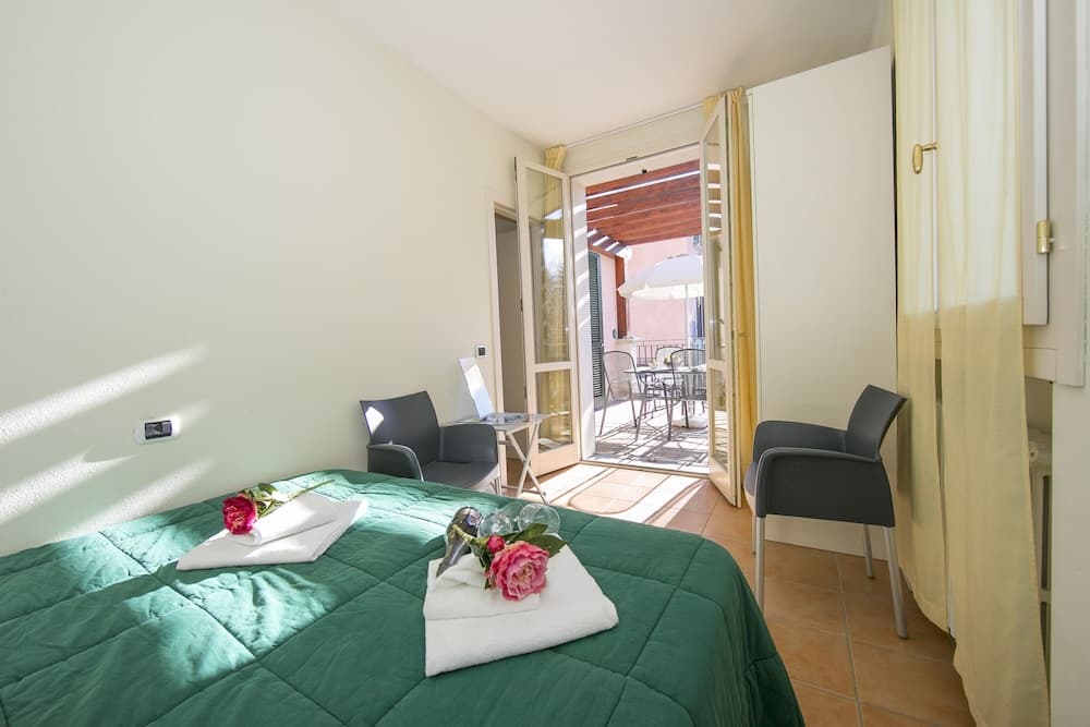 Porto Letizia Begonia 5