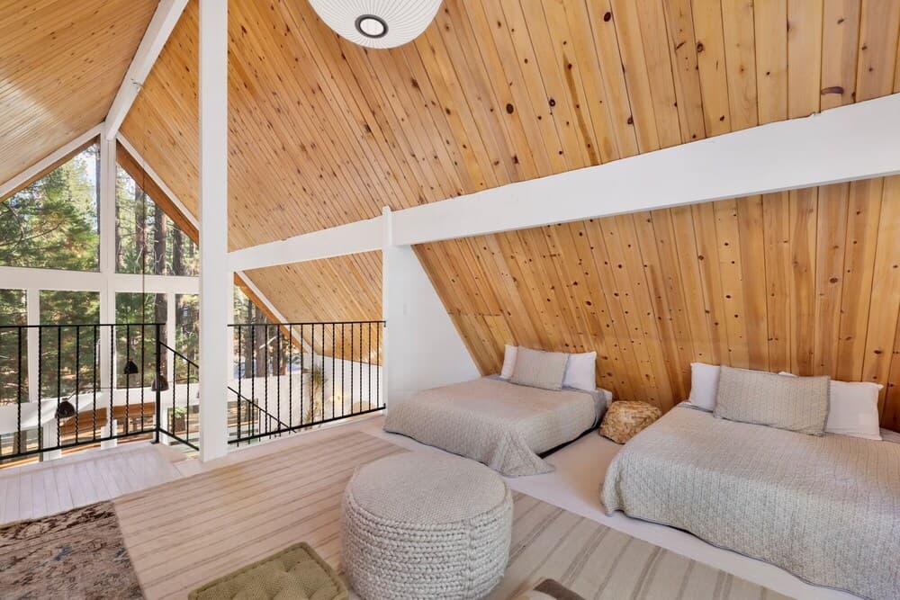 1927-mid-century Modern Chalet 2 Bedroom Home by Redawning