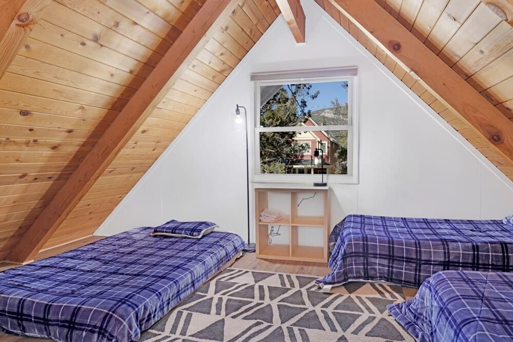 2106-the Bear Bauhaus 3 Bedroom Home by Redawning