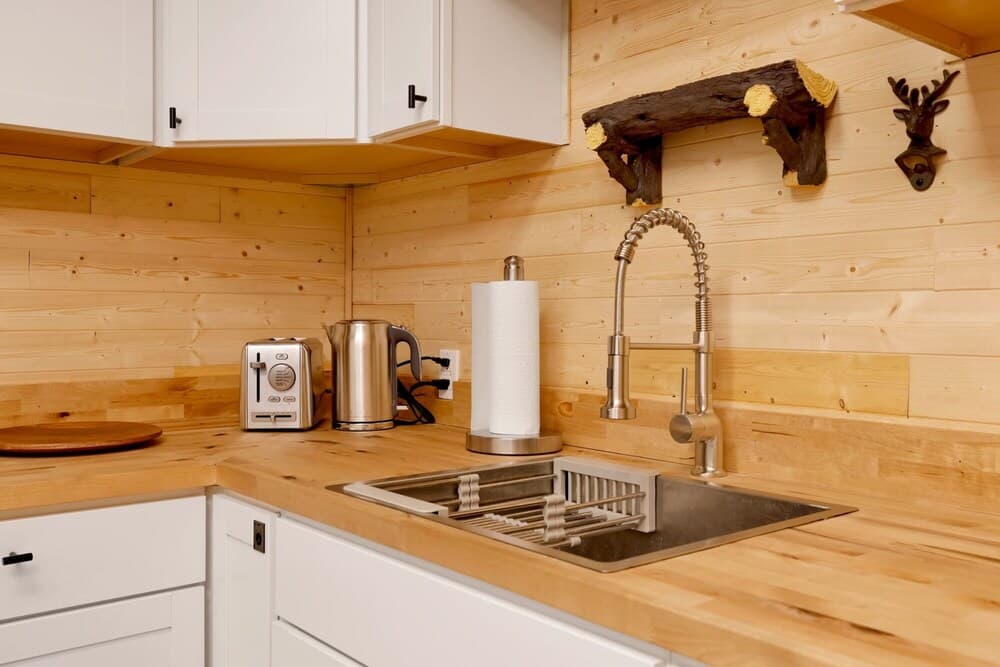 2035-cozy Fox 1 Bedroom Home by Redawning