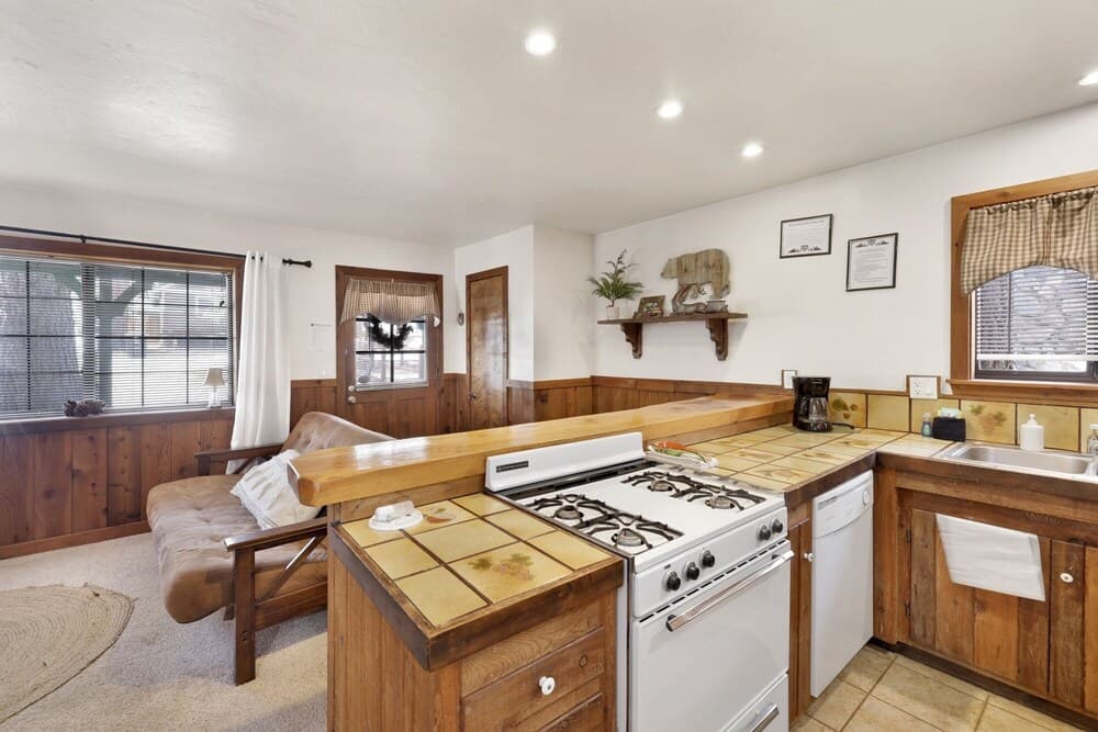 2157-sugar Chalet 2 Bedroom Home by Redawning