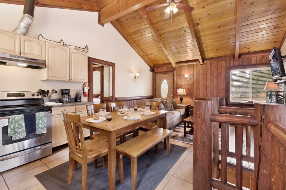 2020 -bear Tracks 3 Bedroom Home by Redawning