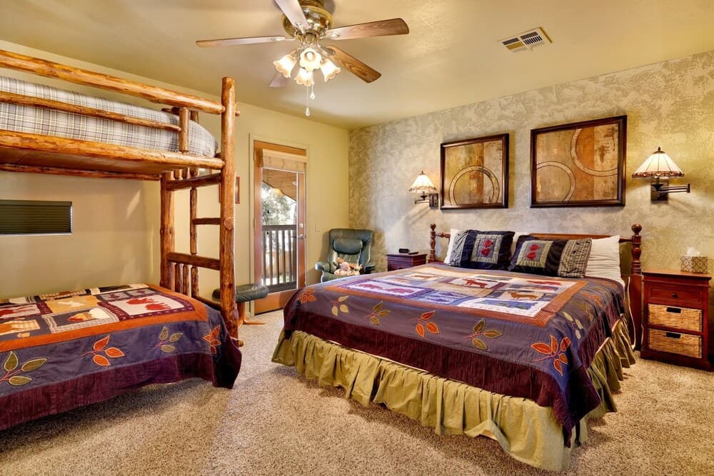 2012-moose Manor 4 Bedroom Home by Redawning