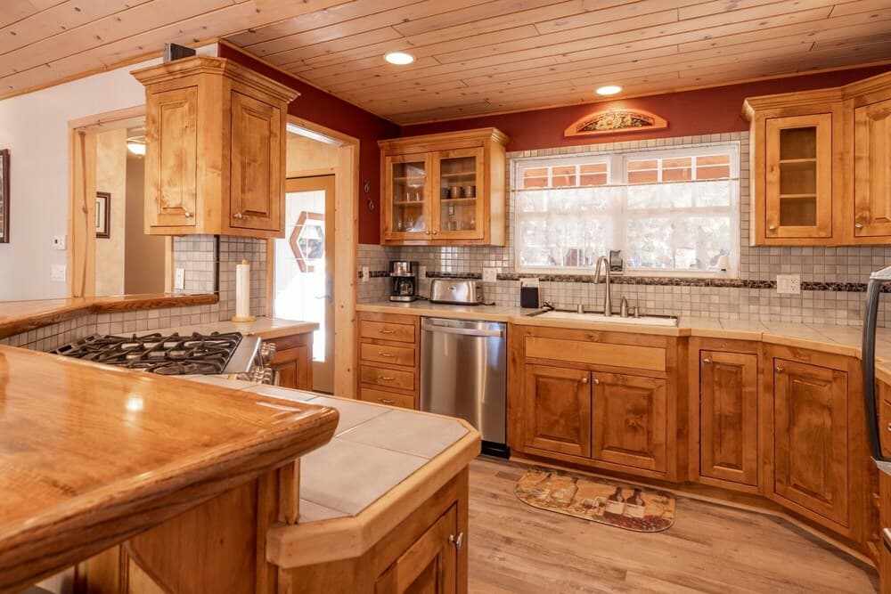 2005-100 Pines Ranch 3 Bedroom Home by Redawning