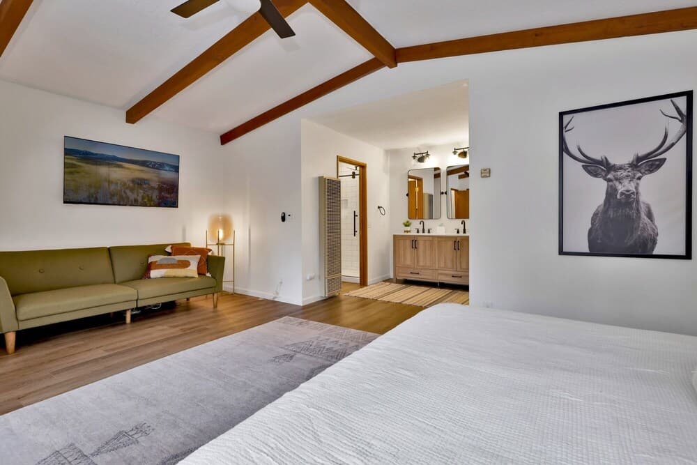 2165-the Lost Compass 3 Bedroom Home by Redawning